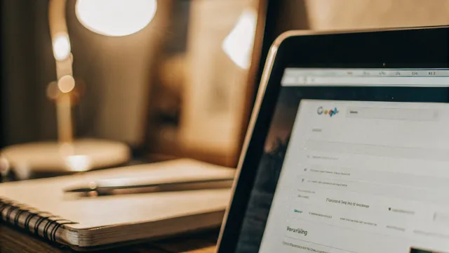 Situs clinicae in Google demonstratio indagator in computatrum monitore